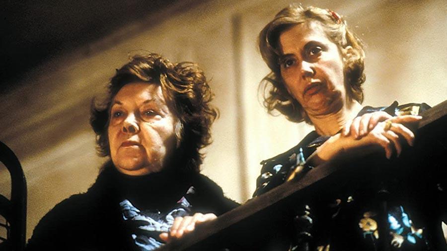 [HorrorScience] La comunidad (2000)